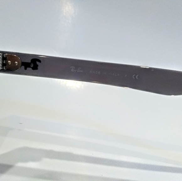 Authentic Ray-Ban Wayfarer RB4181 Sunglasses - Picture 3 of 5